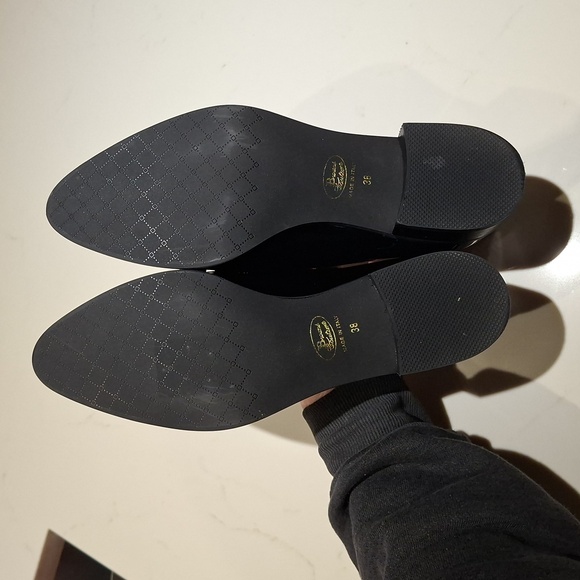 NWOT Brown's Couture "Tulip" Black Patent Loafers w/ Bow Detail (EU38/US7.5) - Picture 7 of 9